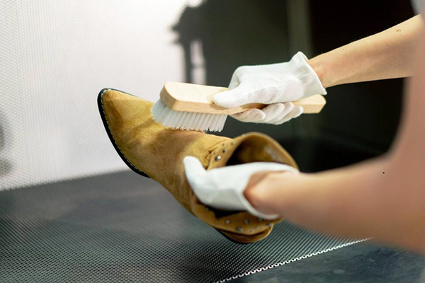 Shoe Cleaning & Deodorizing in badarpur south delhi